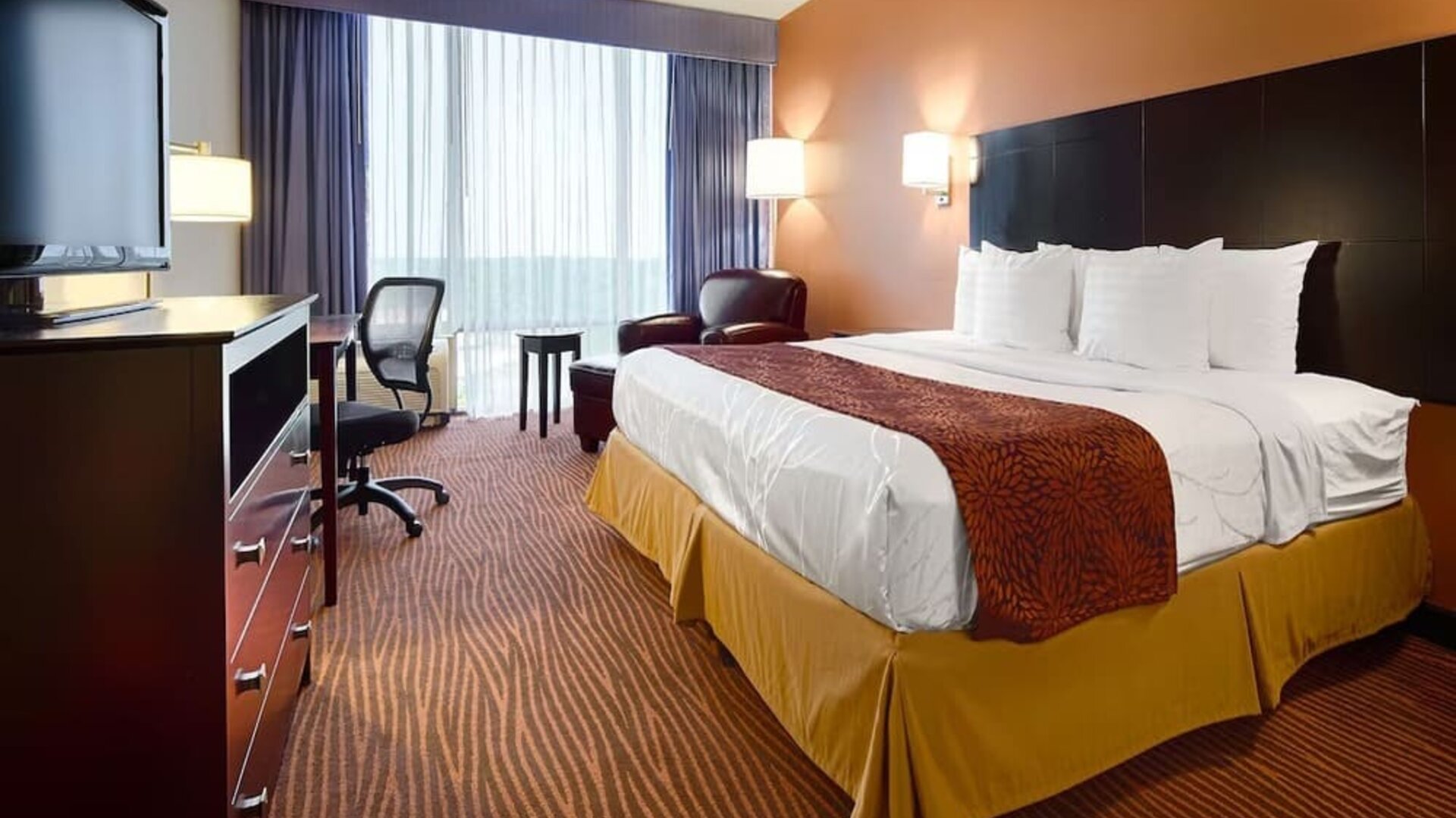 Day use room with natural light at Best Western Executive Hotel Of New Haven-West Haven.