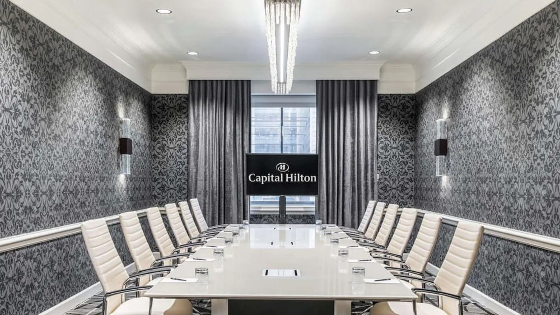 Professional meeting room at Capital Hilton.