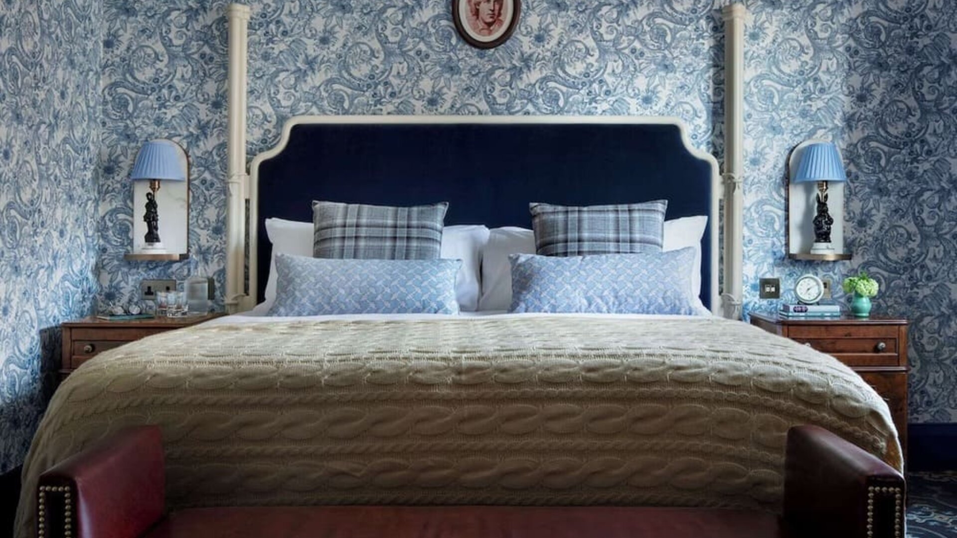 Romantic king at The Randolph Hotel Oxford.