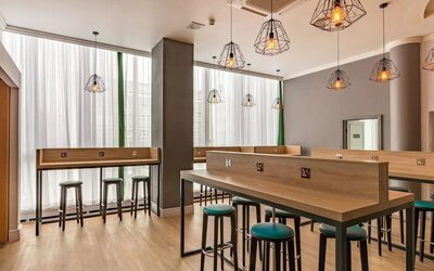 Lobby workspace at Thistle Express London, Luton.