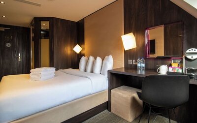 Day use room with work desk and coffee maker at Bloc Hotel Birmingham.