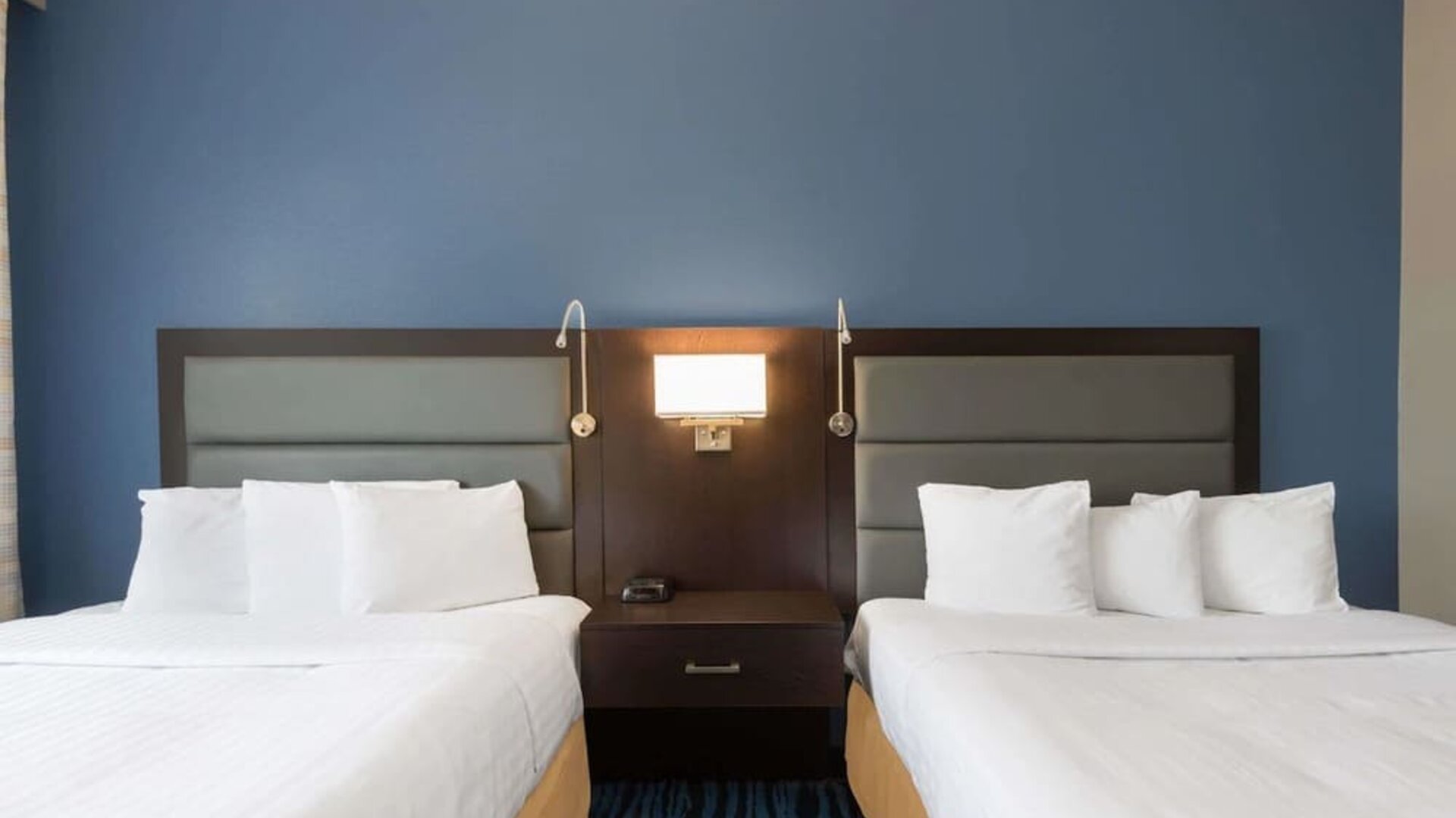 Day use twin room at Hotel 1550 SFO.