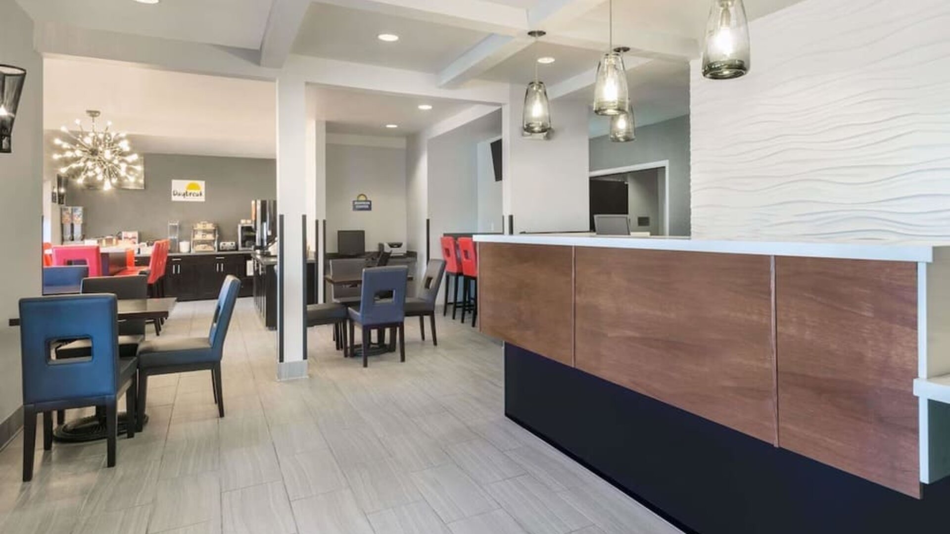 Lobby lounge and workspace, perfect for co-working at Hotel 1550 SFO.