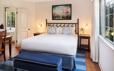 Day use room with natural light at Hotel Milo.
