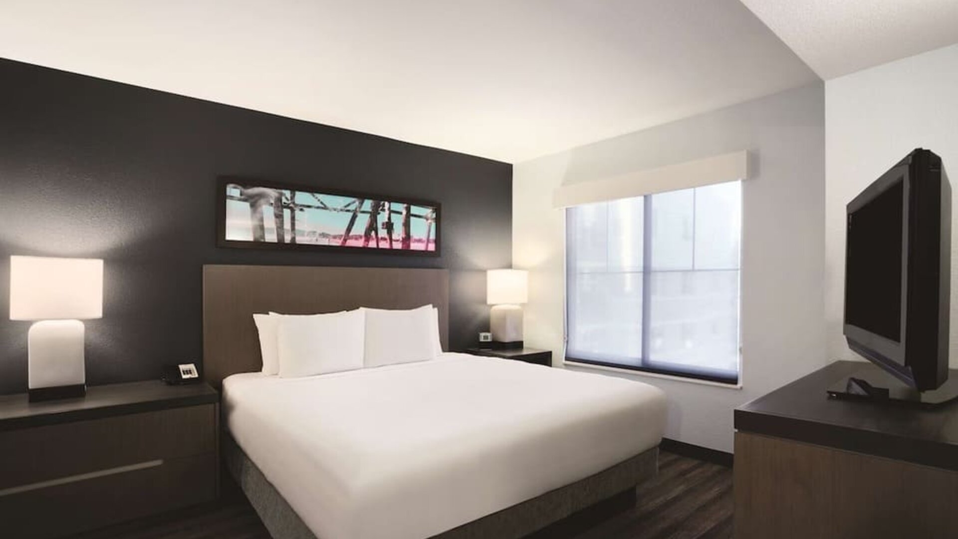 Day use room with natural light at Hyatt House Pleasant Hill.
