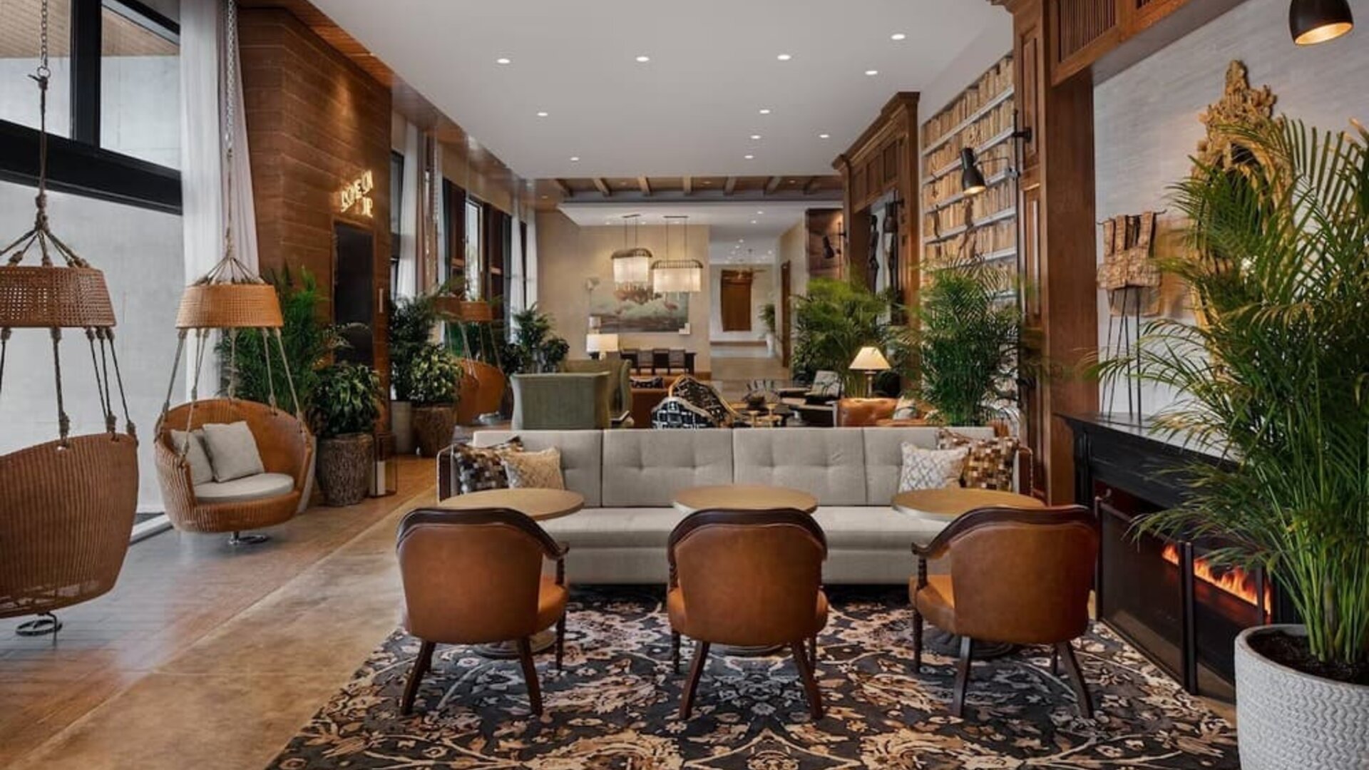 Lobby and coworking lounge at The Ben, Autograph Collection.