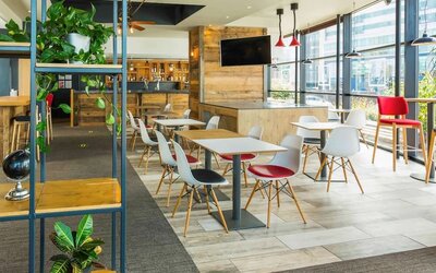 Hotel bar and lounge area, perfect for co-working at ibis Leicester City.