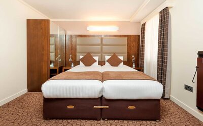 Day use twin room at Mercure London Paddington Hotel.