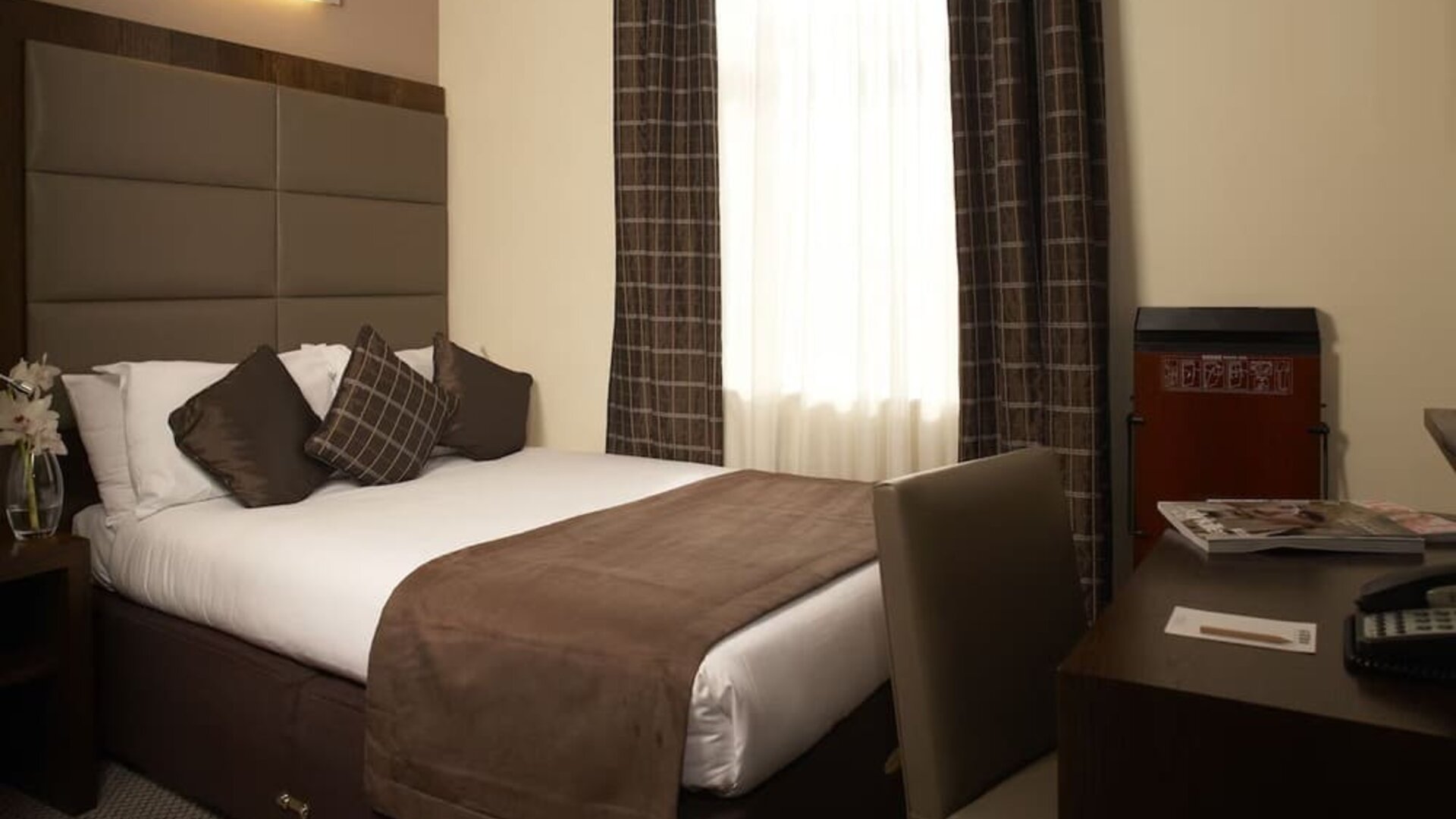 Day use room with work desk at Mercure London Paddington Hotel.