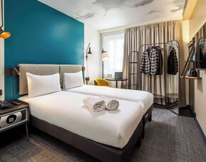 Bright and spacious day use twin room at Ibis London Blackfriars Hotel.