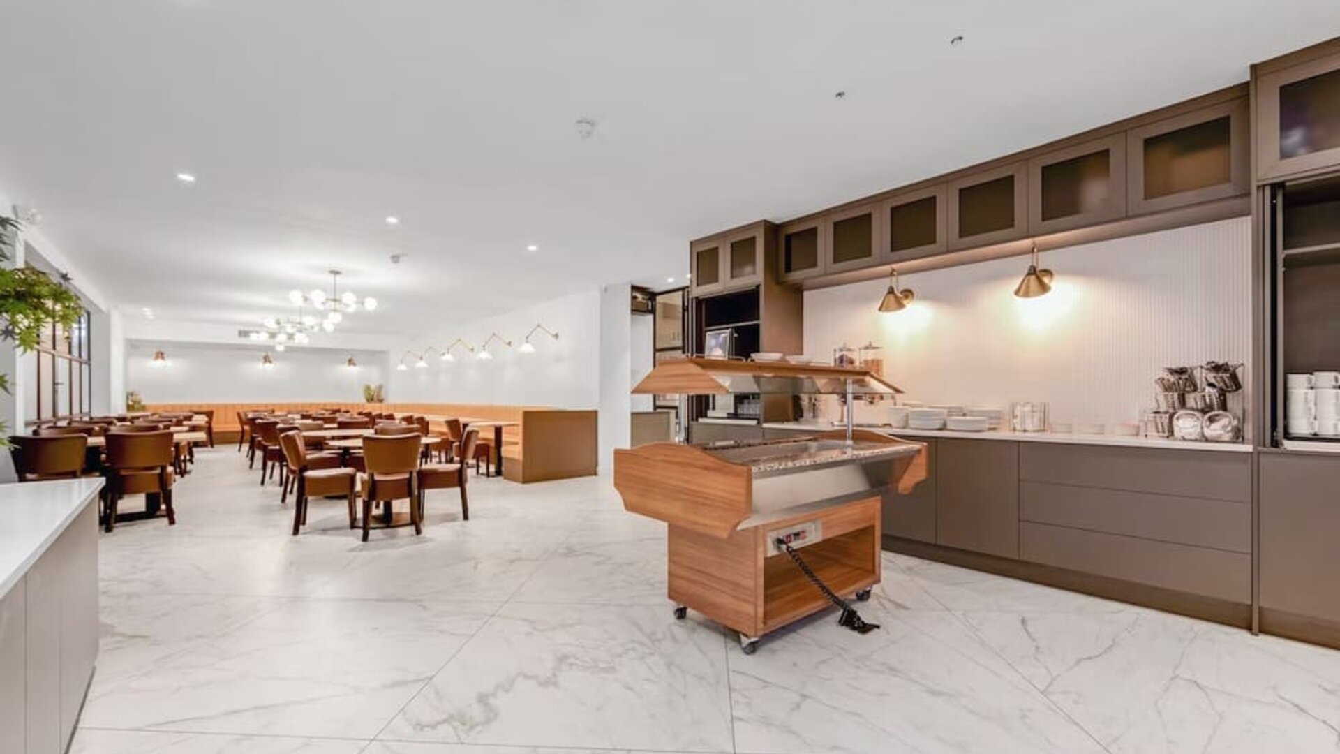 Restaurant at King Solomon Hotel.