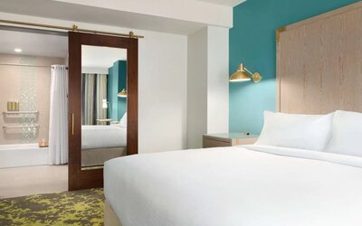 Day use room with natural light at Embassy Suites Boulder.
