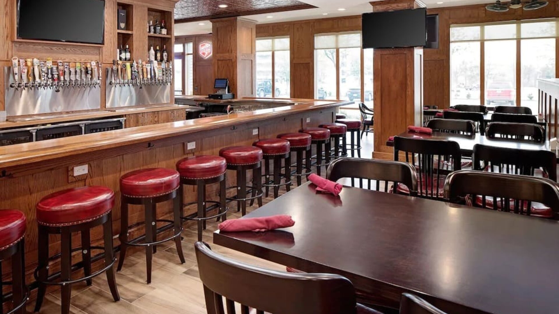 Hotel bar at Holiday Inn - Trophy Club.