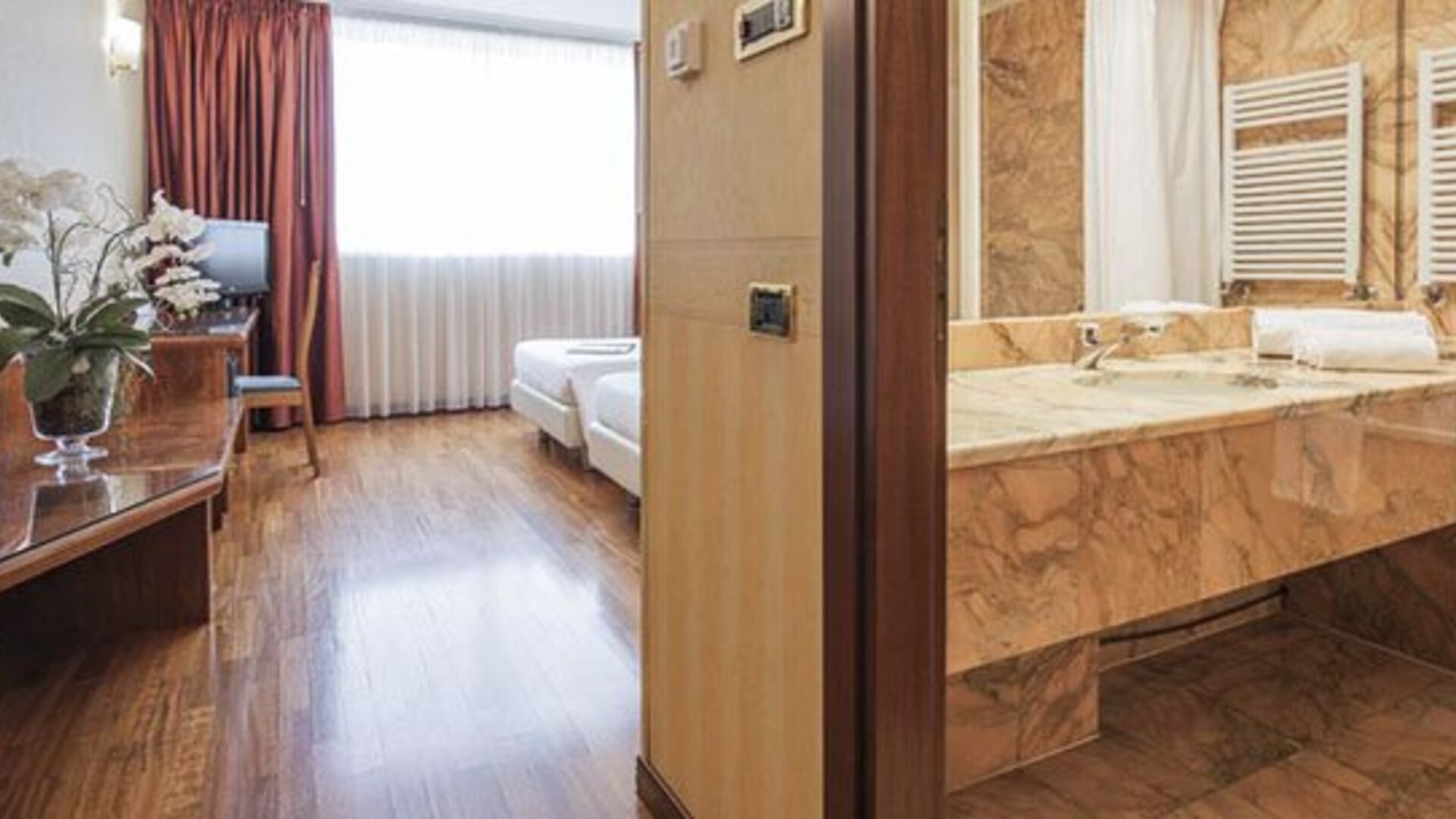 Montresor Hotel Tower