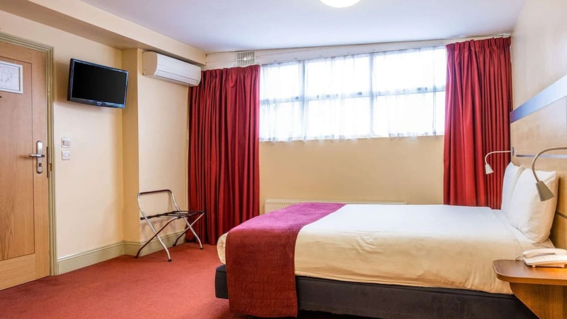 Standard day use room at Comfort Inn Edgware Road.