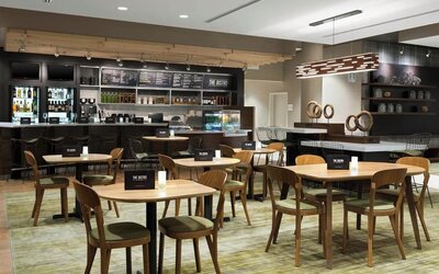 Dining area perfect for coworking at Courtyard By Marriott Ruston.