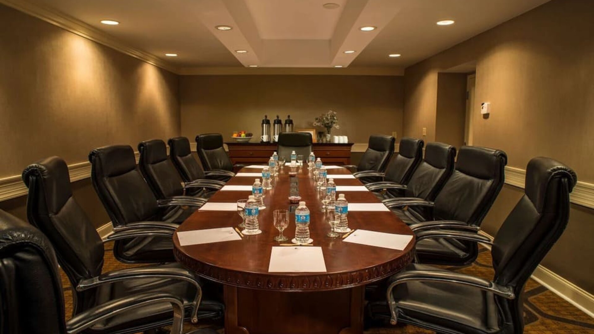Meeting room at DoubleTree Raleigh Durham Airport At Research Triangle Park.