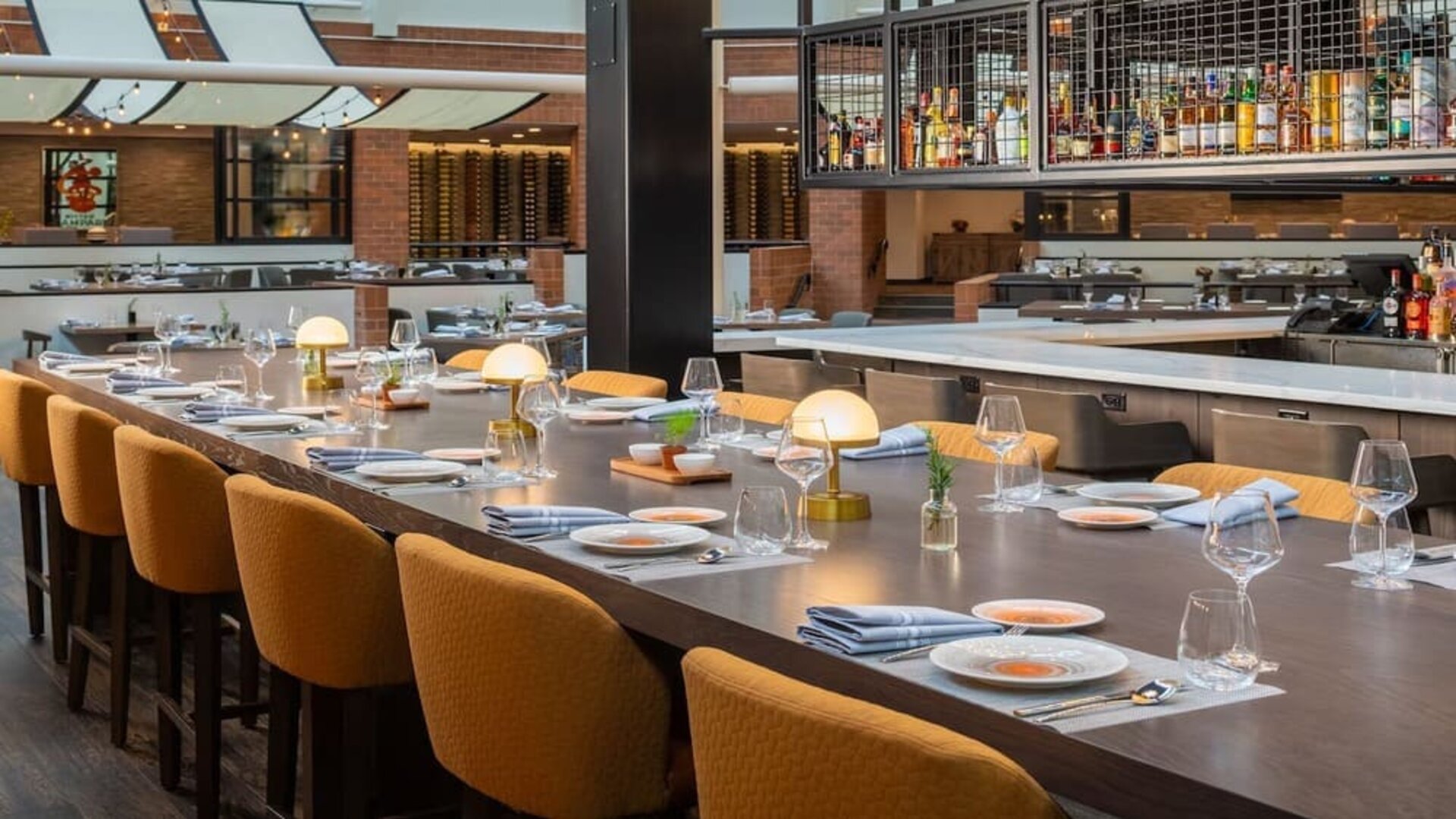 Dining area perfect for coworking at Hyatt Regency Princeton.