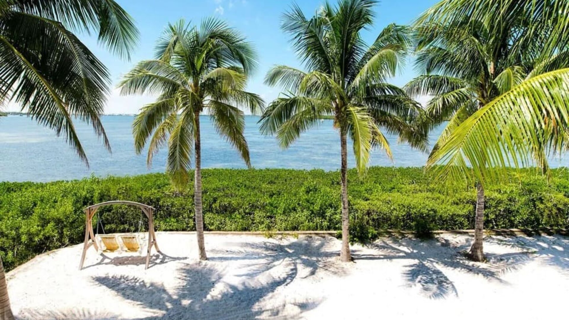 each seating and access at Parrot Key Hotel & Villas.