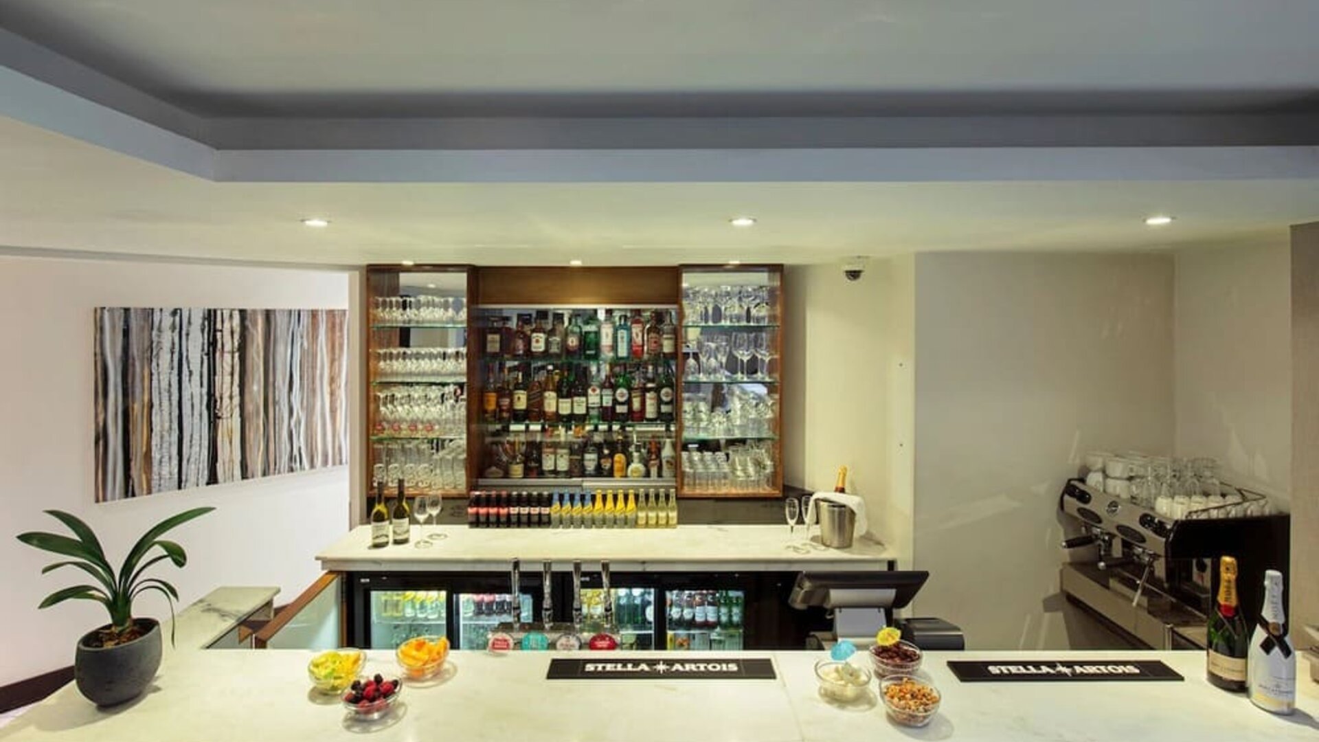 On-site bar at The Wellington by Blue Orchid Hotel (FKA The Rochester).