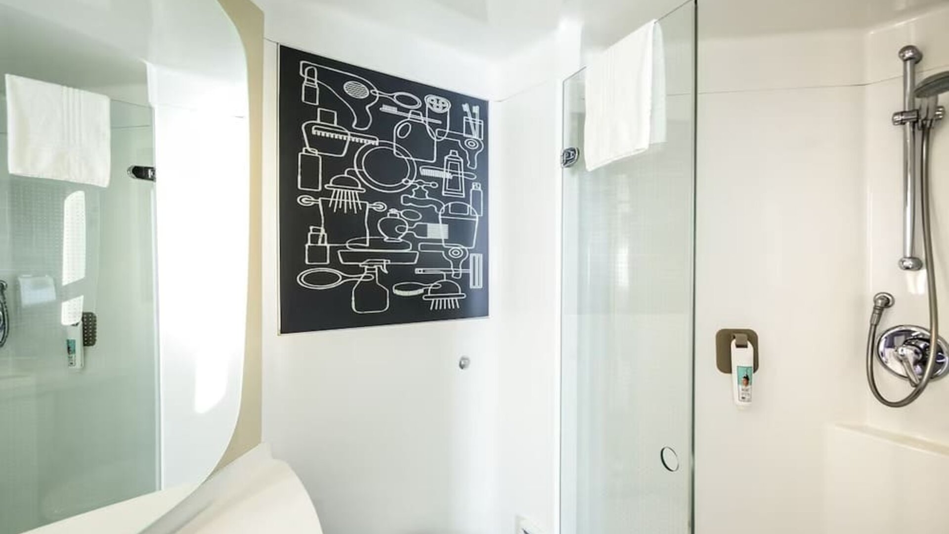 Private guest bathroom at Hotel IBIS Birmingham Airport.