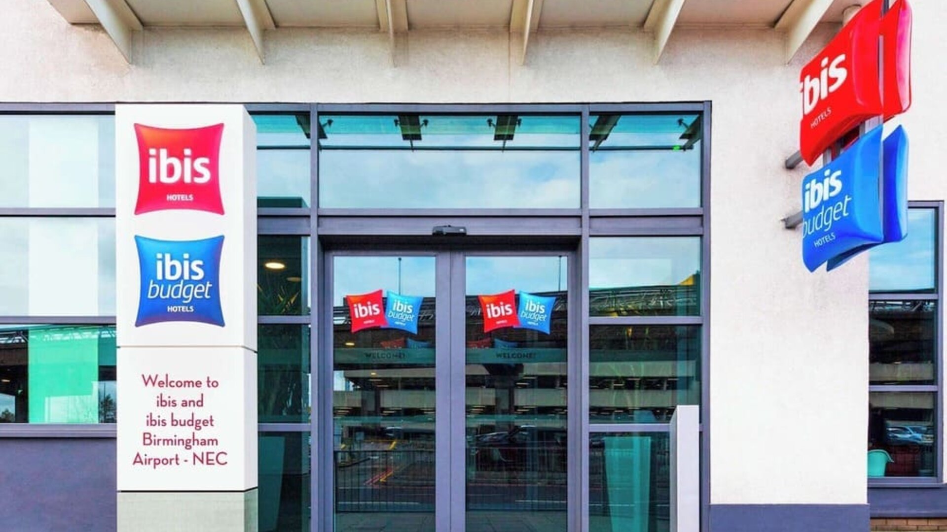Entrance at Hotel IBIS Budget Birmingham Airport.