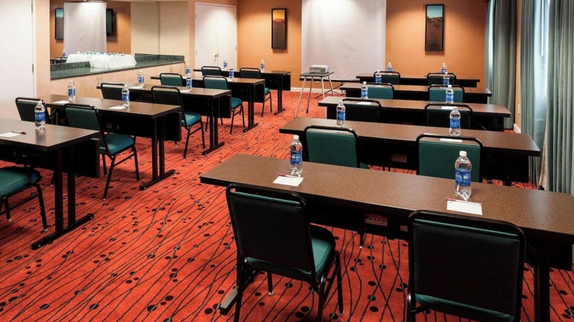 Meeting room at Residence Inn By Marriott San Diego Downtown.