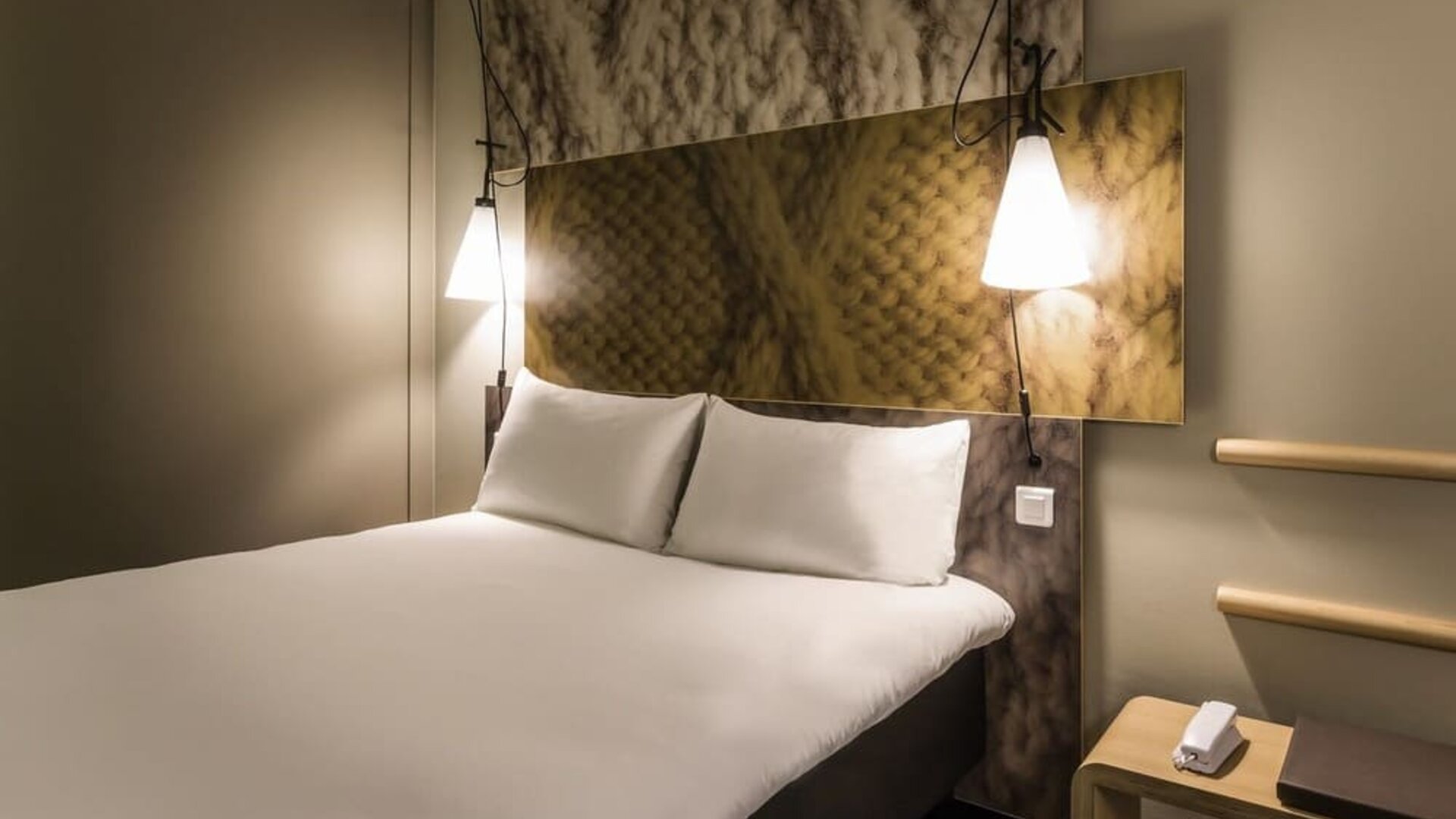 Standard day use room at Ibis Birmingham Bordesley.