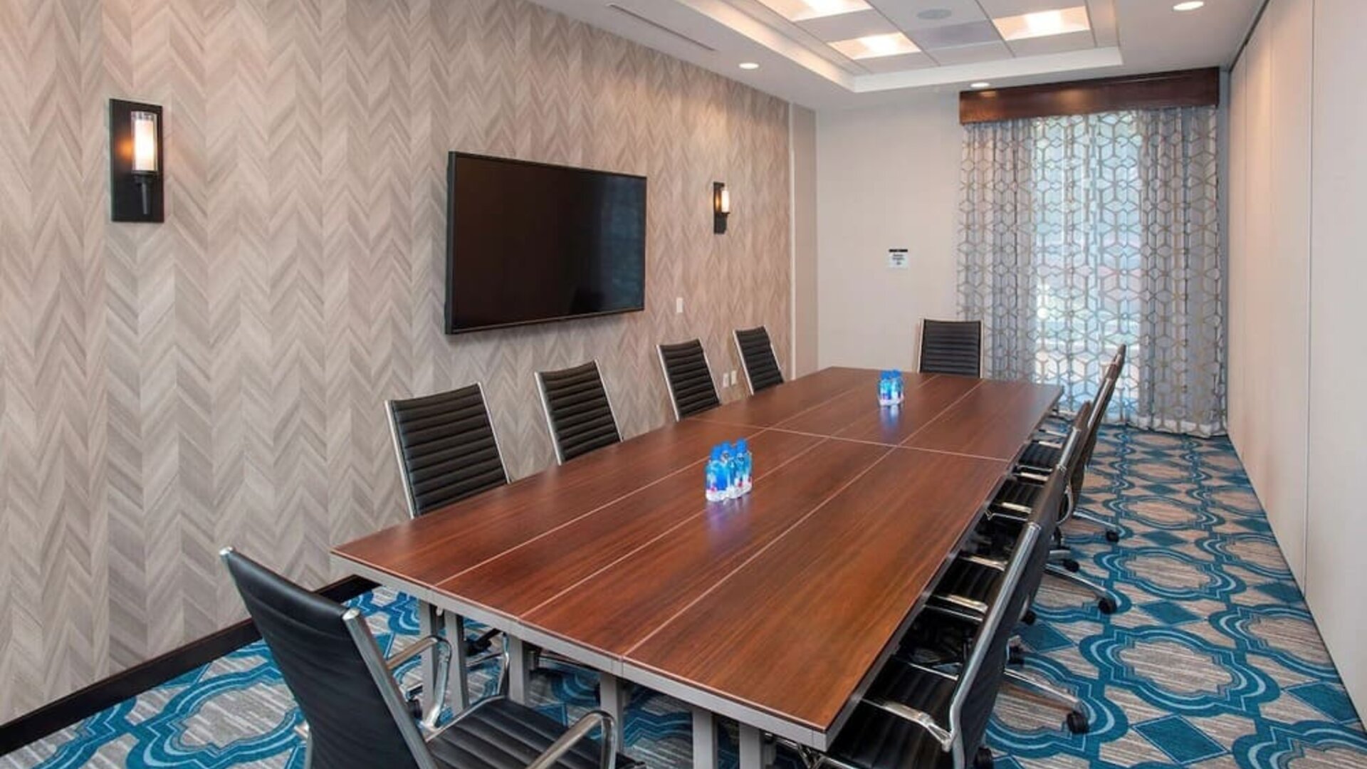 Meeting room at Hilton Garden Inn Burbank Downtown.