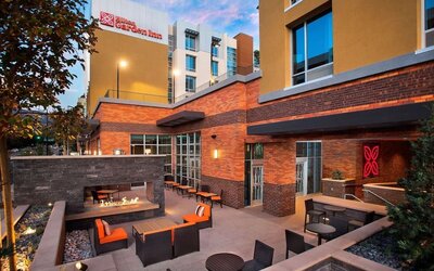 Courtyard perfect for coworking at Hilton Garden Inn Burbank Downtown.