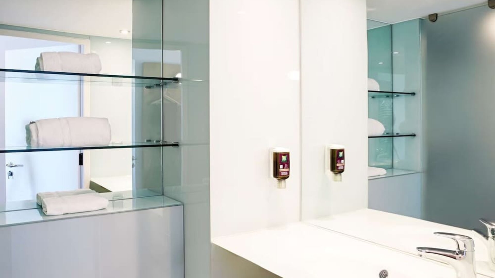 Private guest bathroom with free toiletries at Ibis Styles Crewe.