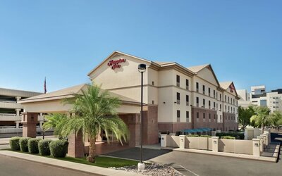 Hotel exterior at Hampton Inn Phoenix-Midtown-Downtown Area.