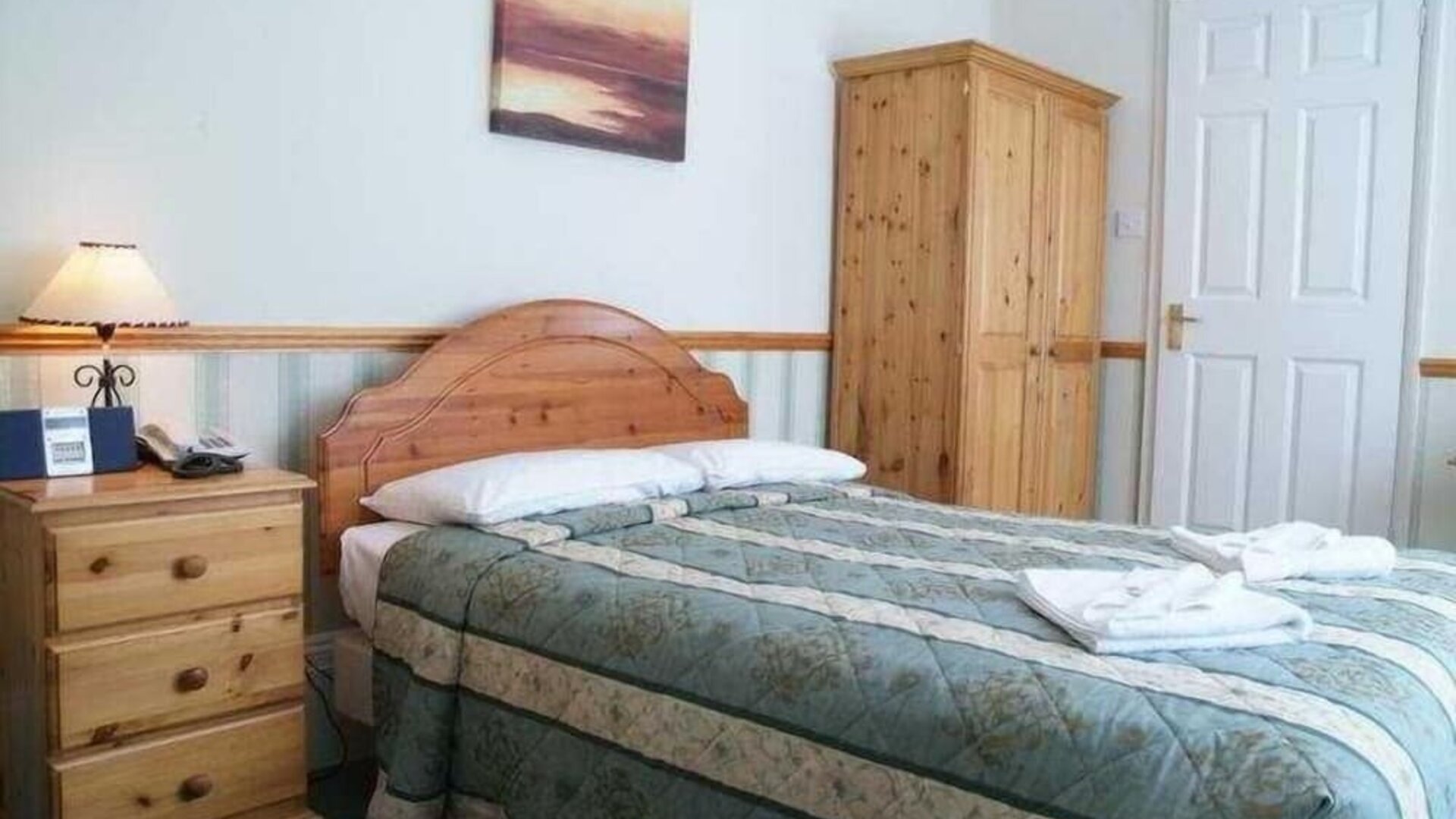 Day use room at Gatwick Belmont Hotel.