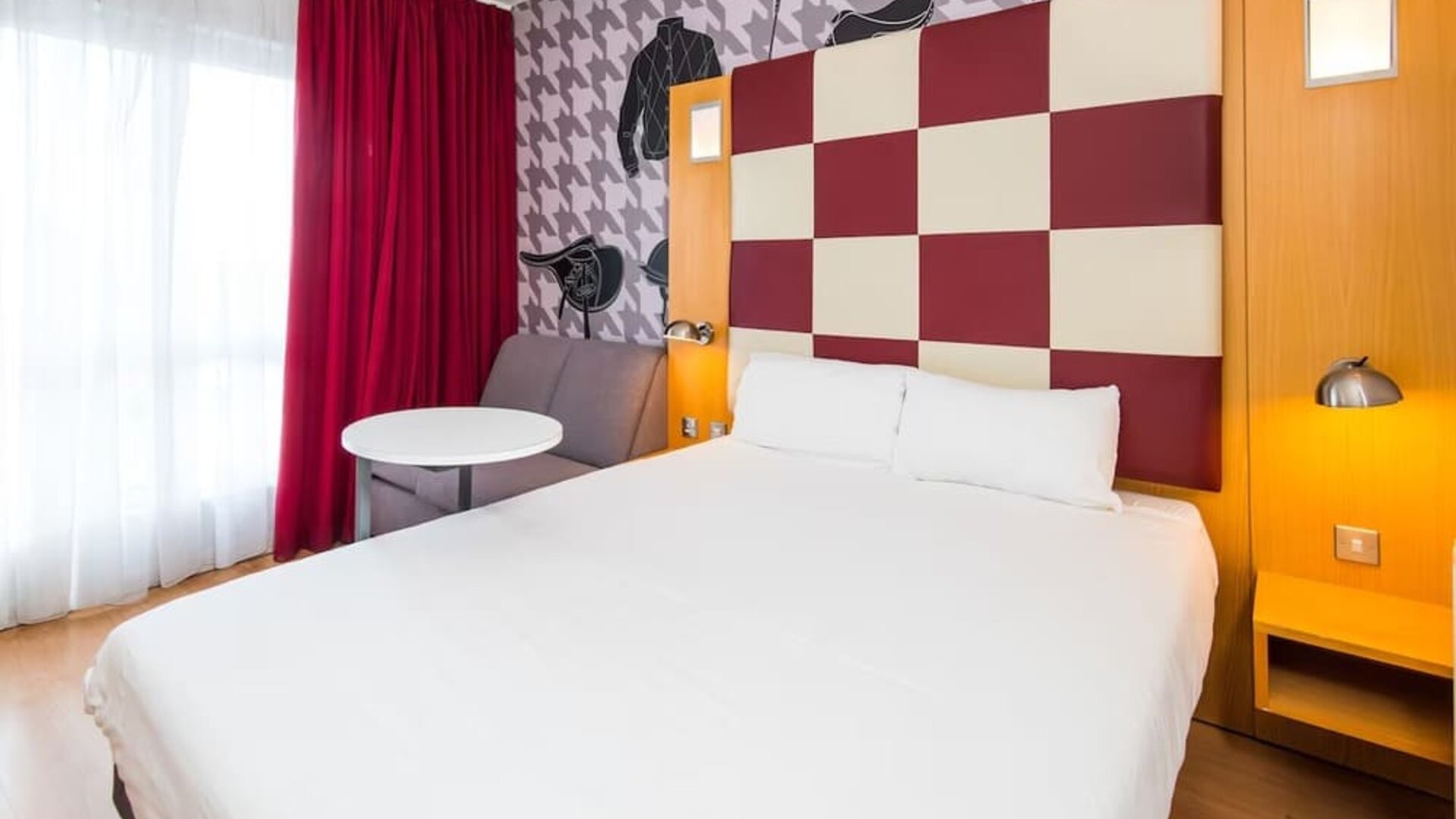 Standard day use room at Ibis Styles Haydock.