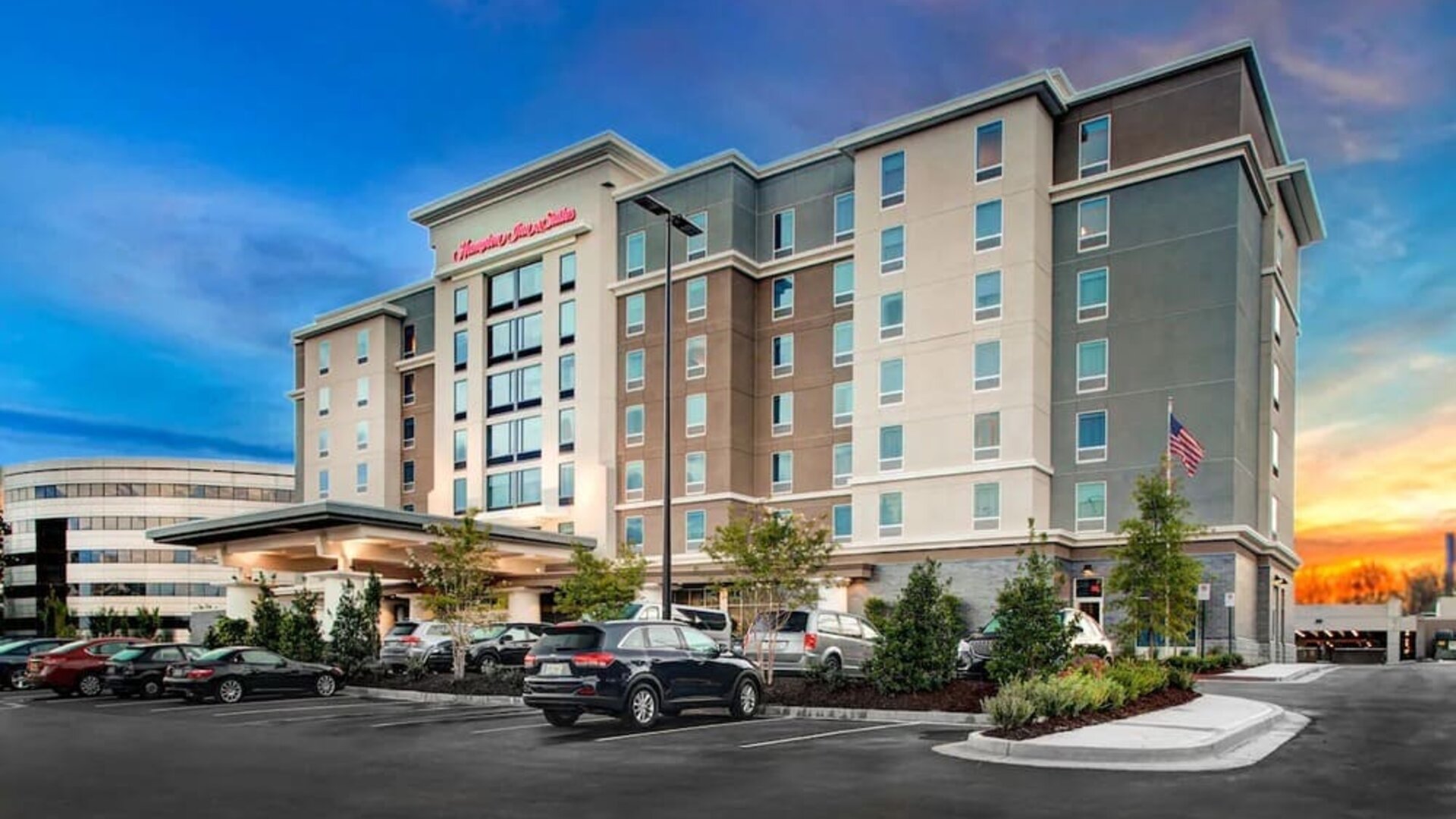 Hotel exterior at Hampton Inn & Suites Atlanta Perimeter Dunwoody.