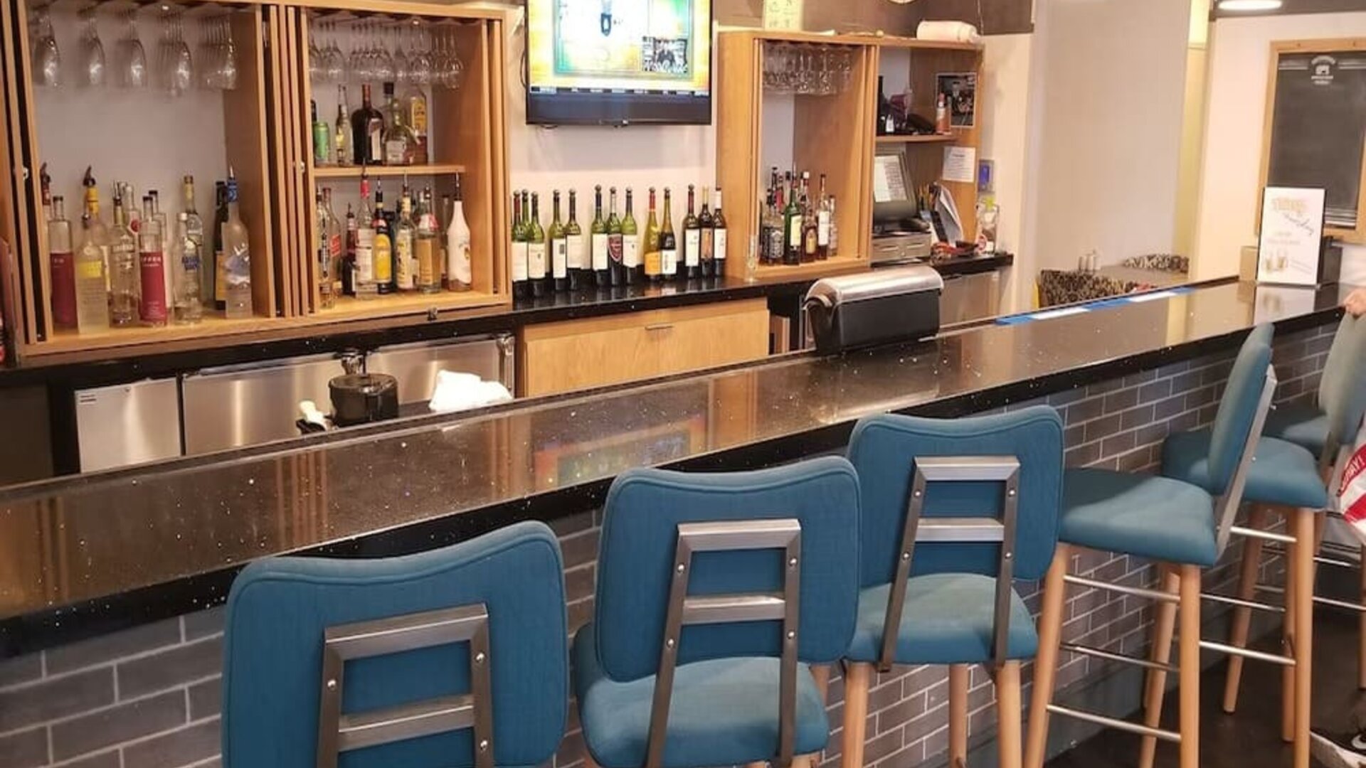 Hotel bar at Hilton Garden Inn Nashville Vanderbilt.