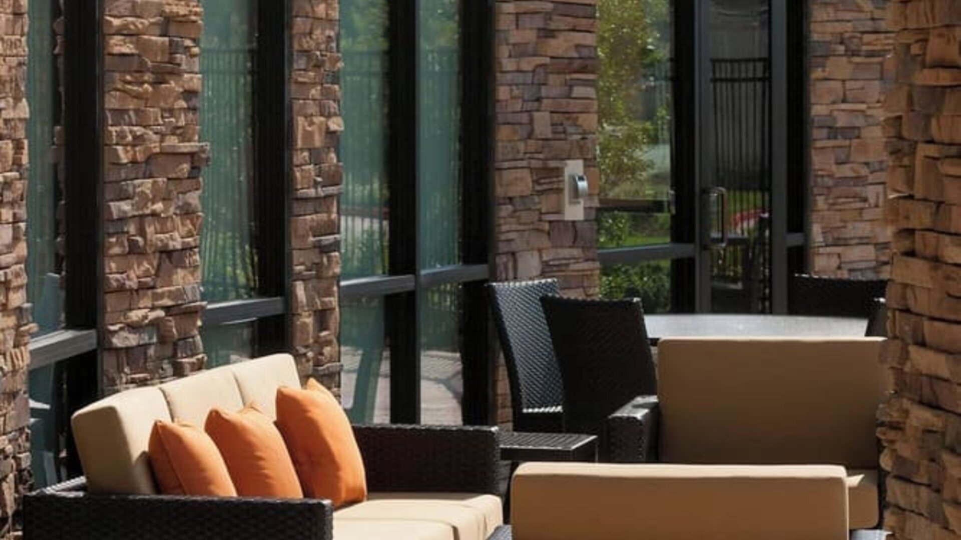 Courtyard perfect for coworking at Courtyard By Marriott Houston NASA/Clear Lake.