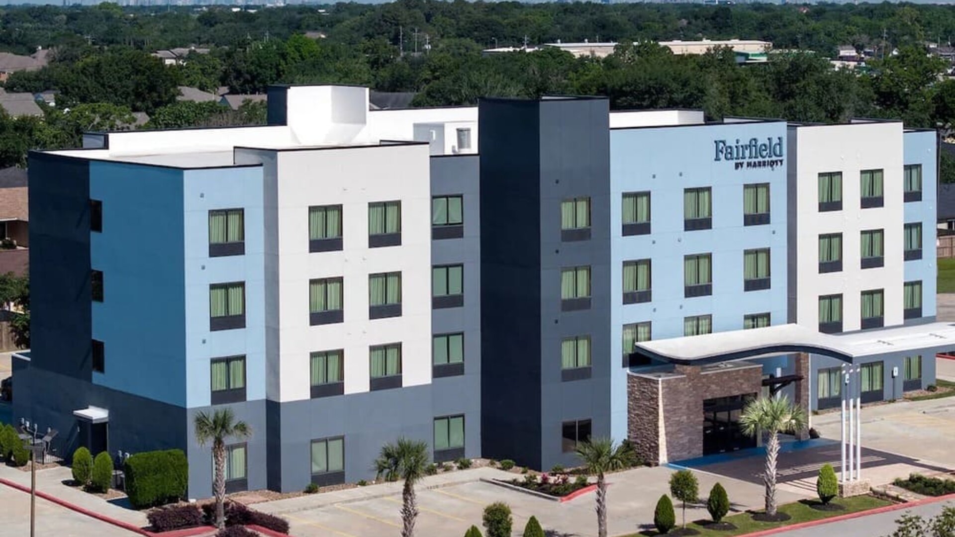 Hotel exterior at Fairfield Inn & Suites By Marriott Houston Pasadena.