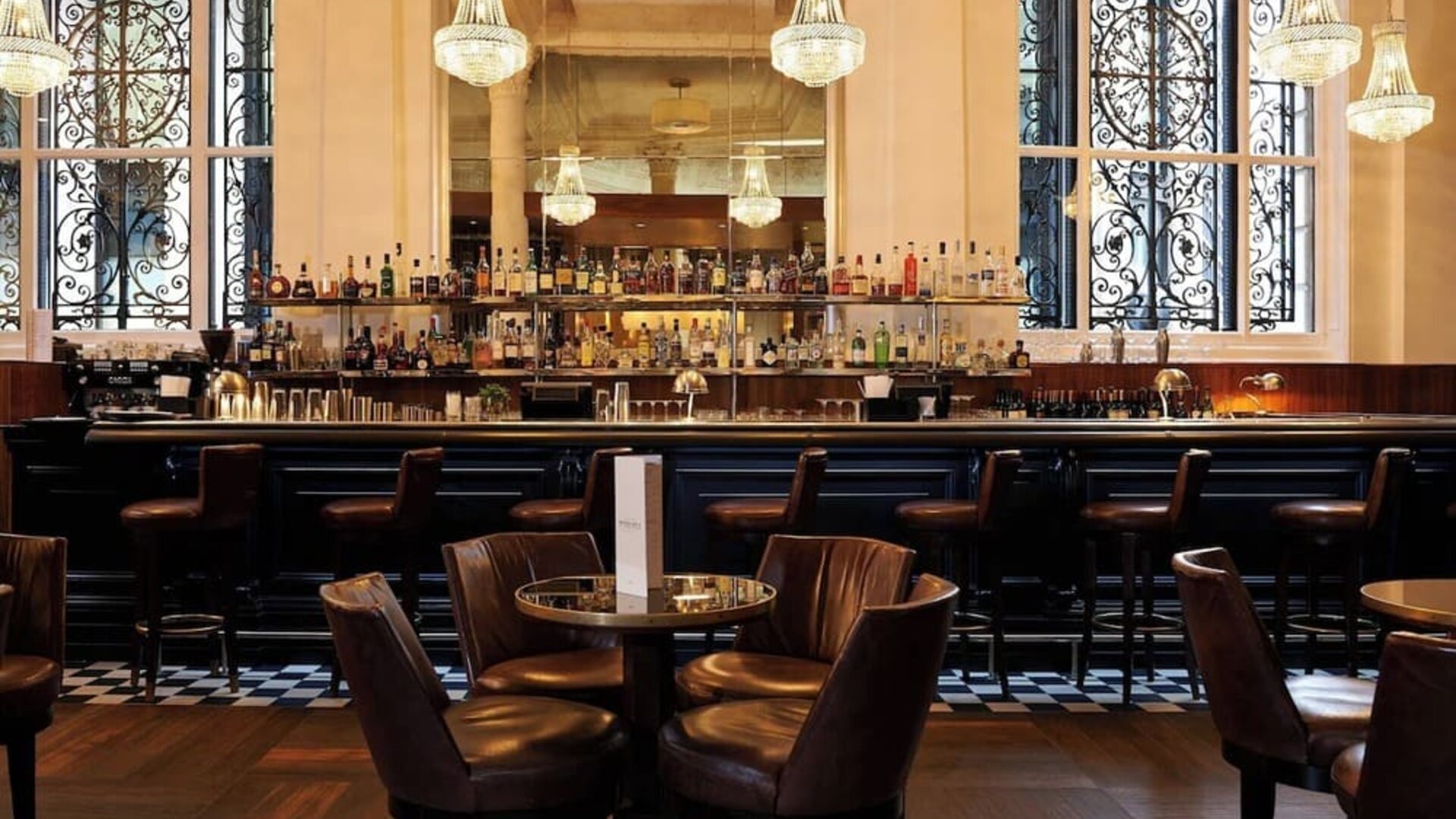 Hotel bar at Threadneedles, Marriott Autograph Collection Hotel.