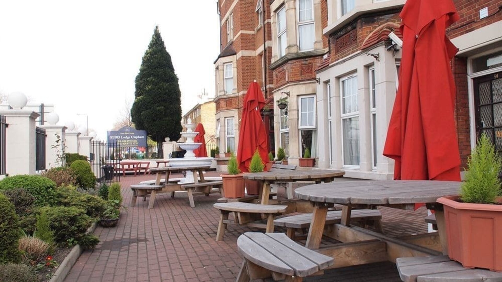 Outdoor seating area at Euro Lodge Clapham Hotel.