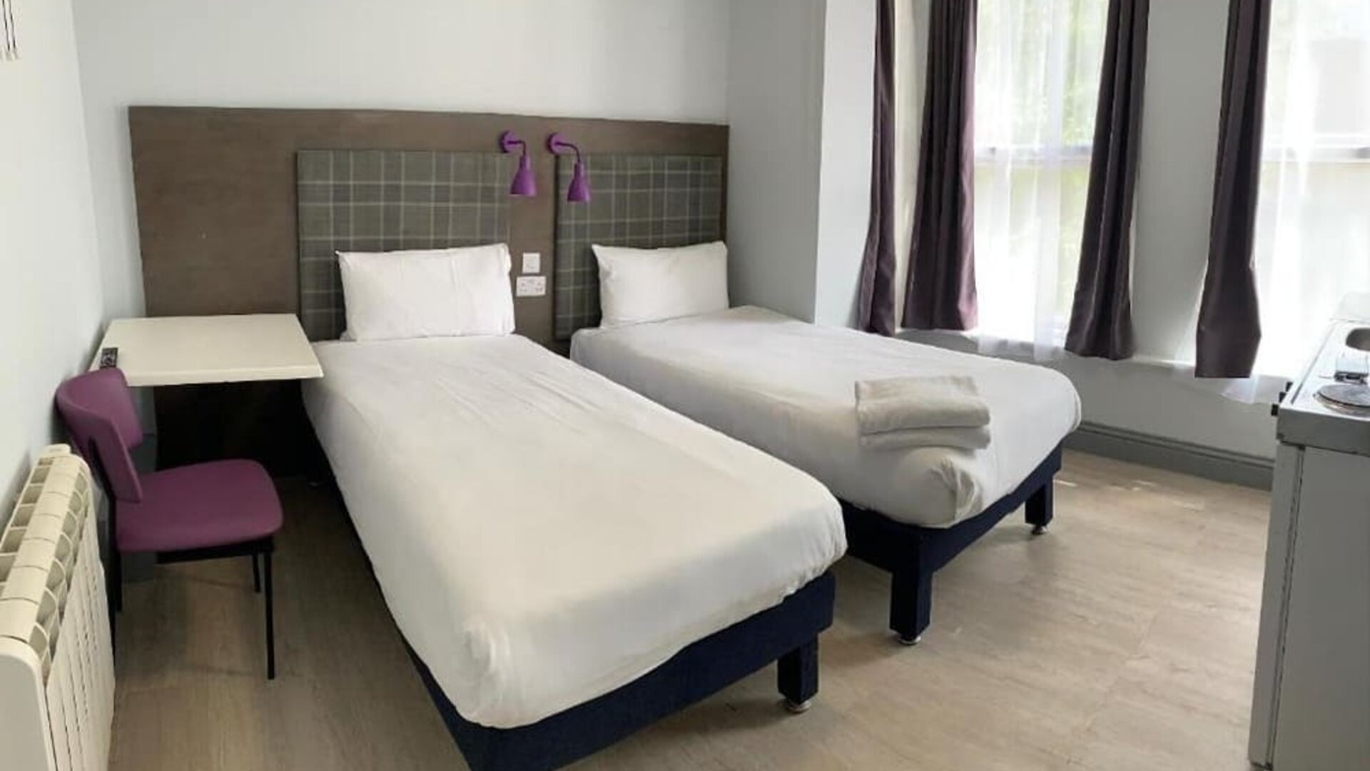 Day use twin room at Euro Wembley - Elm Hotel.