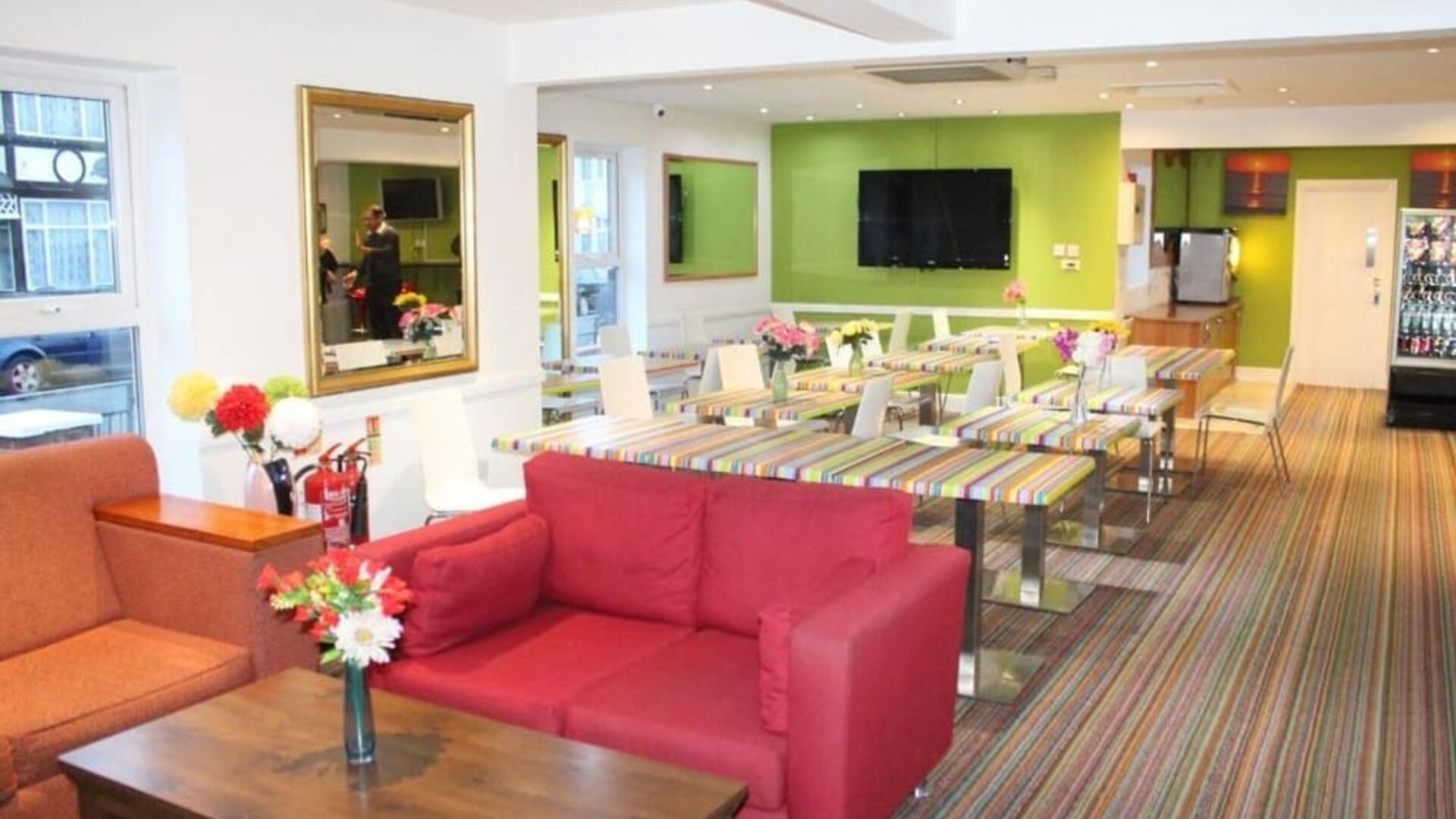 Hotel restaurant at Euro Wembley - Elm Hotel.