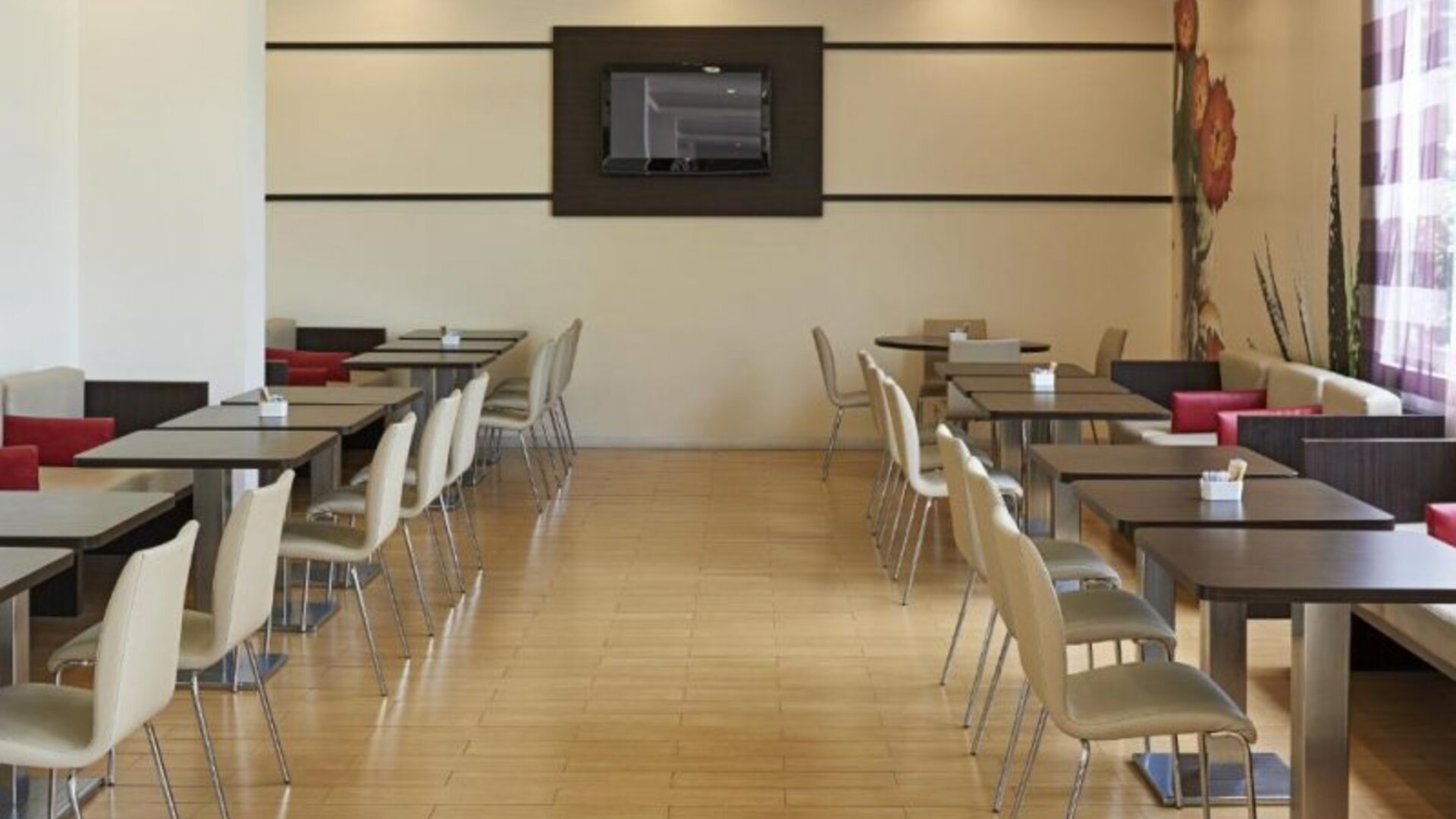 Ibis Monterrey Valle