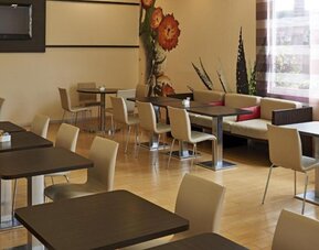 Ibis Monterrey Valle