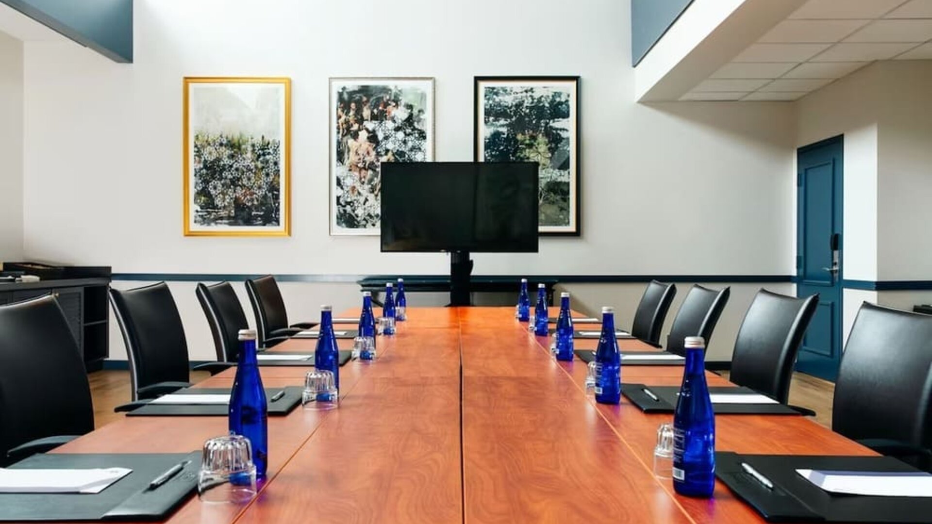 Professional meeting room at Hyatt Regency Boston/Cambridge.