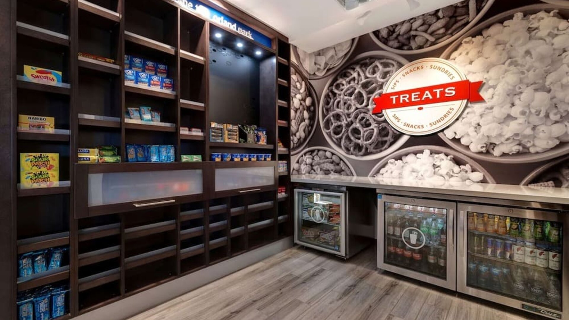 Snack bar at Hampton Inn Chicago Orland Park.