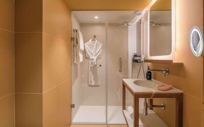 Guest bathroom at Canopy By Hilton Cannes.