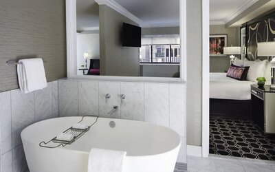 King suite with hot tub at The Muse New York.