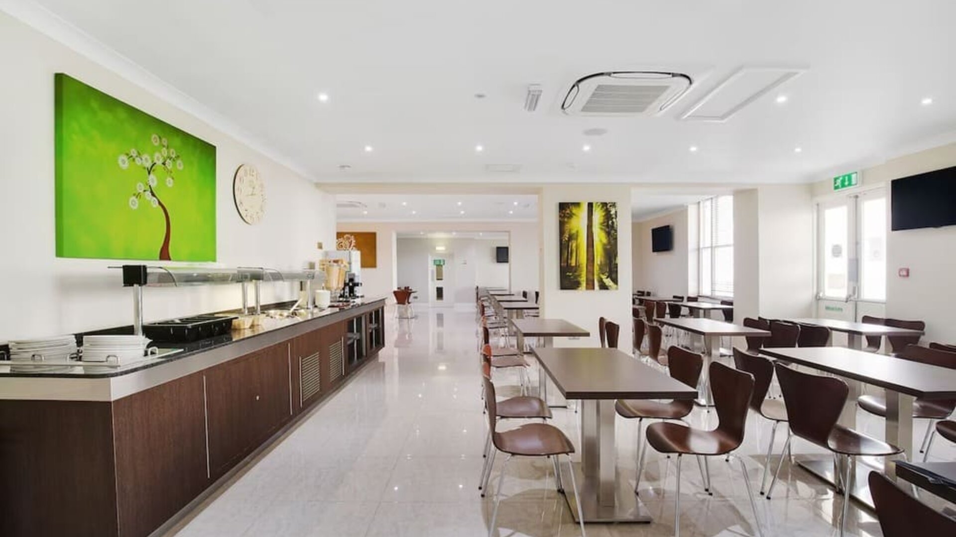 Dining area at The Bayswater Inn Hotel.
