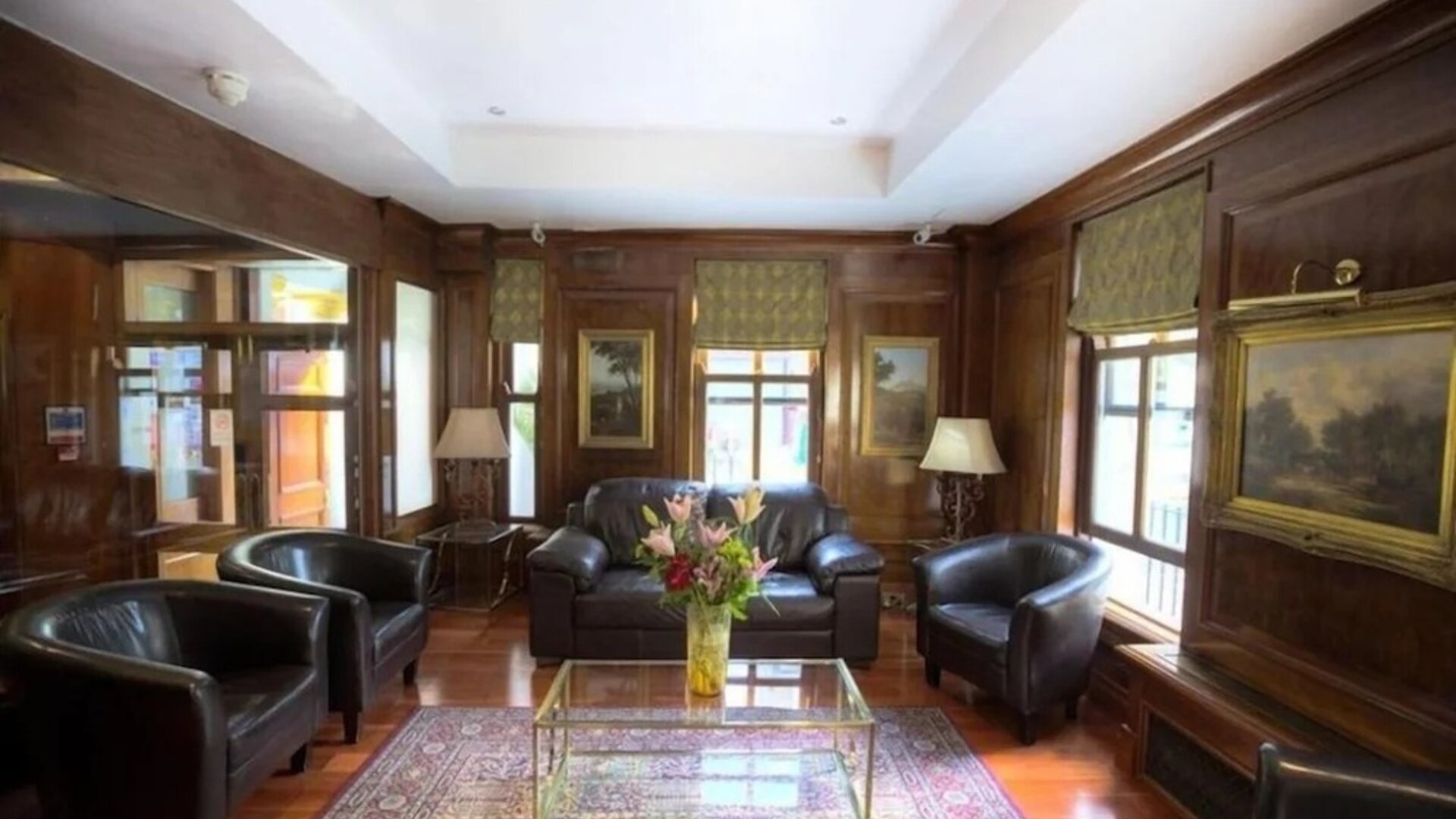 Bar and lounge area at Cheshire Hotel. 